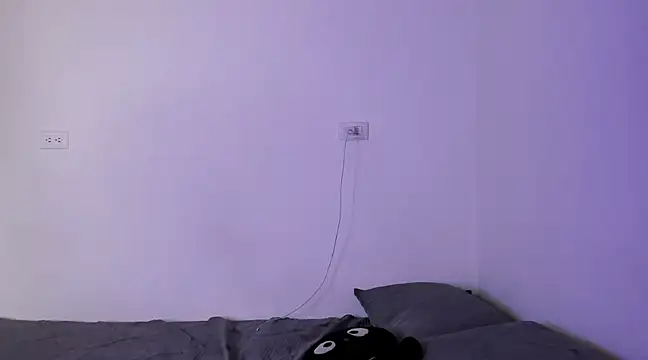 yungelitamor  online show from 12/27/24, 05:52