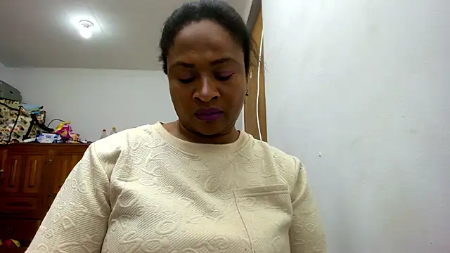 Snapshot of Camila_sandoval_01 chatting on 10/08/25, 05:05 Camila sandoval 01 online show from 10/08/25, 05:05