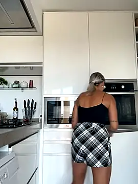 petrouchkaaa  online show from 09/15/25, 08:14