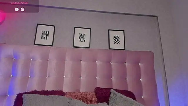 charlotteeruss online show from 12/06/24, 08:51