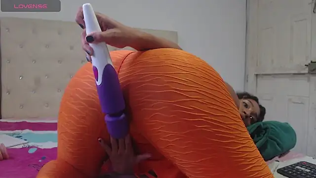 Snapshot of melisacruzz chatting on 12/11/24, 10:27 melisacruzz online show from 12/11/24, 10:27