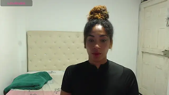 Snapshot of melisacruzz chatting on 01/19/25, 02:04 melisacruzz online show from 01/19/25, 02:04