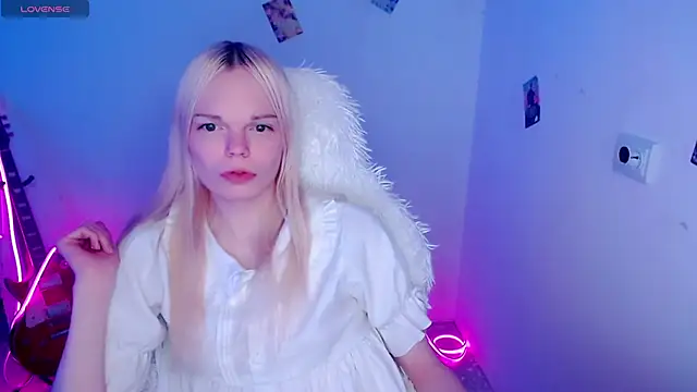 Snapshot of Emily_Nyaffee chatting on 11/22/25, 10:31 Emily Nyaffee online show from 11/22/25, 10:31