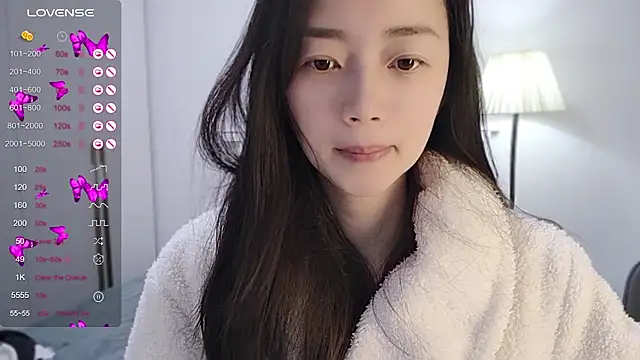 A-xena online show from 12/27/24, 02:47