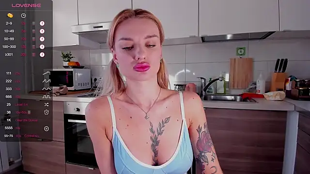 Snapshot of MissLovex chatting on 01/29/25, 05:09 MissLovex online show from 01/29/25, 05:09