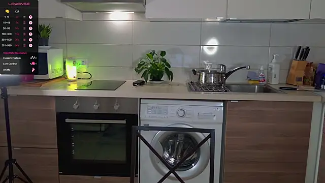 Snapshot of MissLovex chatting on 09/29/25, 03:28 MissLovex online show from 09/29/25, 03:28