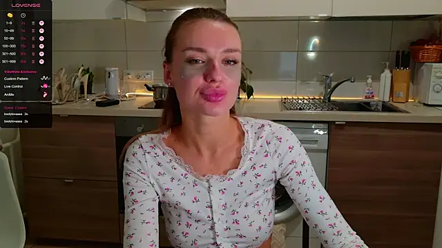 Snapshot of MissLovex chatting on 11/05/25, 04:01 MissLovex online show from 11/05/25, 04:01