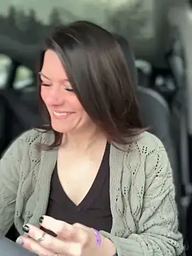 LadyLena1 online show from 01/01/25, 05:55