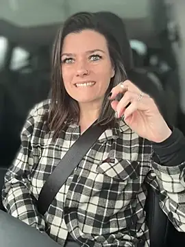 LadyLena1 online show from 01/03/25, 09:05