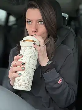 LadyLena1 online show from 01/04/25, 04:32