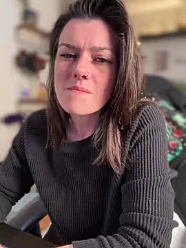 LadyLena1 online show from 01/06/25, 03:09