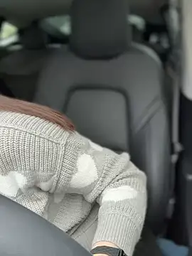 LadyLena1 online show from 02/04/25, 06:06