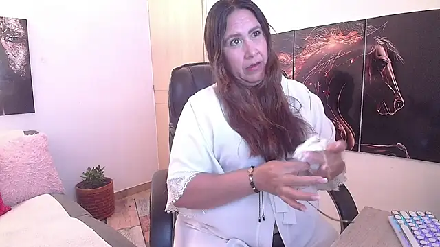 amalia brunette online show from 07/23/26, 08:18
