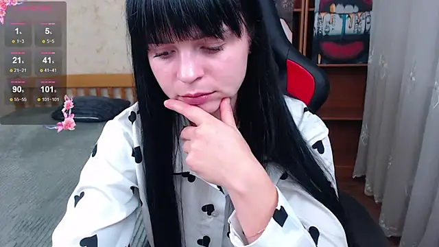 Snapshot of JuicyJess chatting on 11/05/25, 08:42 JuicyJess online show from 11/05/25, 08:42