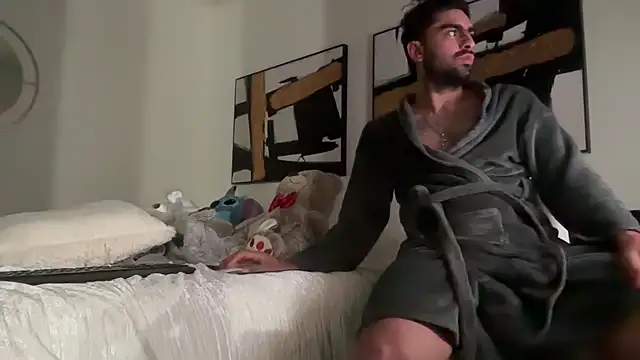 Snapshot of Carlos-195- chatting on 10/26/25, 12:16 Carlos-195- online show from 10/26/25, 12:16