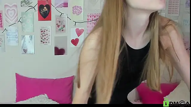 Snapshot of little_radiant_sun chatting on 10/13/25, 08:03 little radiant sun online show from 10/13/25, 08:03