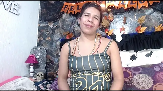 Snapshot of DesireDirtyTS__ chatting on 10/06/25, 11:51 DesireDirtyTS online show from 10/06/25, 11:51