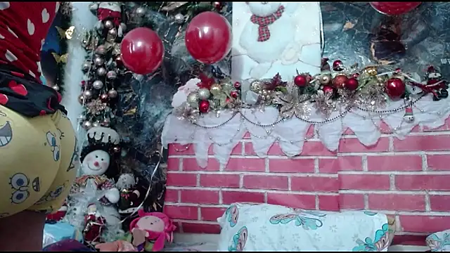 Snapshot of DesireDirtyTS__ chatting on 12/04/25, 12:36 DesireDirtyTS online show from 12/04/25, 12:36