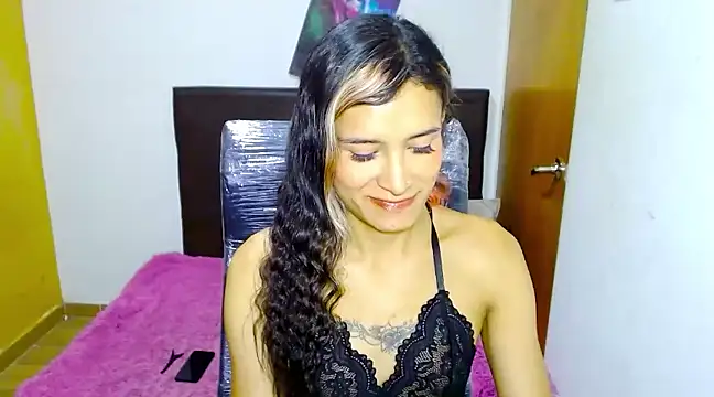 Queen camila online show from 03/12/25, 06:44