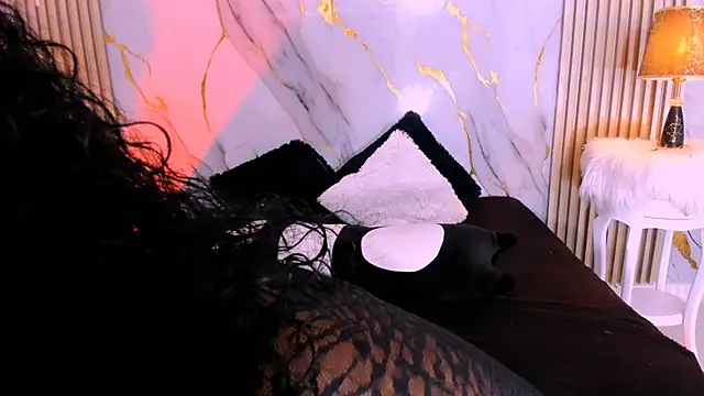 Snapshot of BeckyRusso chatting on 10/23/25, 01:43 BeckyRusso online show from 10/23/25, 01:43