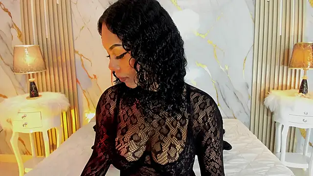 Snapshot of BeckyRusso chatting on 11/19/25, 01:11 BeckyRusso online show from 11/19/25, 01:11