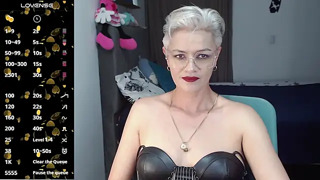 scarlett paris22 online show from 02/18/25, 11:30