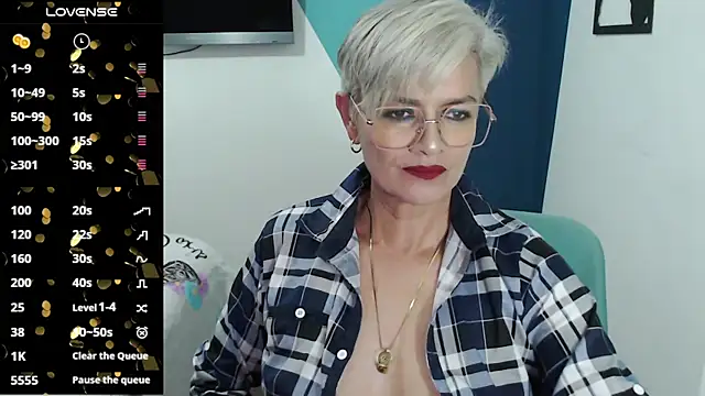 scarlett paris22 online show from 03/11/25, 12:00