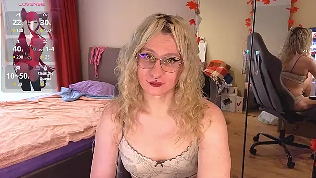 Lori Myaf online show from 10/07/25, 02:14