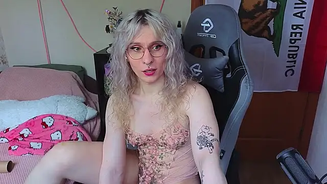 Lori Myaf online show from 05/18/26, 02:12