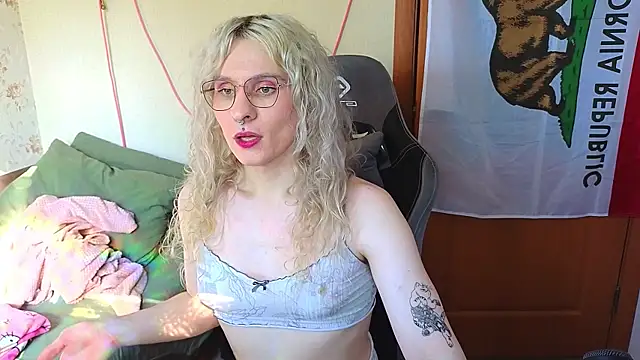 Lori Myaf online show from 05/19/26, 02:01