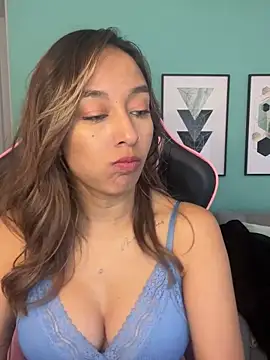DianaHopson online show from 12/05/24, 01:06