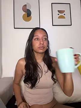 Snapshot of DianaHopson chatting on 02/10/26, 12:09 DianaHopson online show from 02/10/26, 12:09