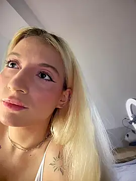 Ella Charm online show from 10/16/25, 04:08