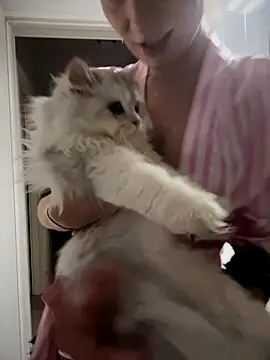 Ella Charm online show from 10/17/25, 03:58