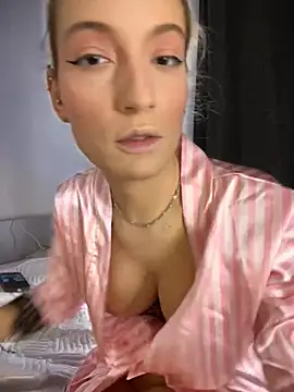 Ella Charm online show from 10/22/25, 04:29