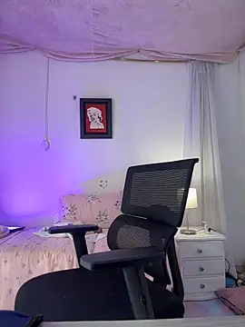 lilian prada online show from 06/12/26, 07:35