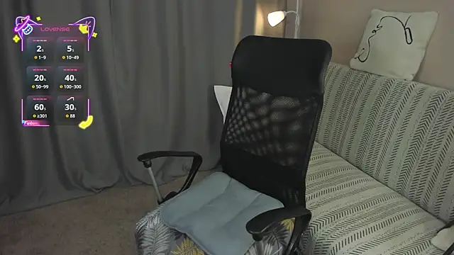 Alice hailey  online show from 10/26/25, 04:02