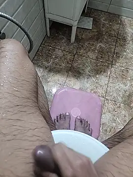 Snapshot of surfer_fun29 chatting on 12/14/24, 04:12 surfer fun29 online show from 12/14/24, 04:12