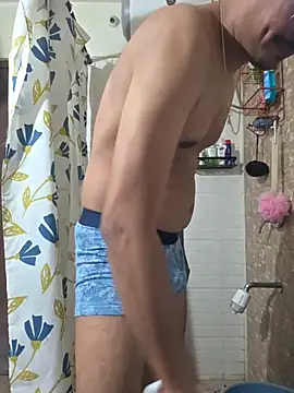 Snapshot of surfer_fun29 chatting on 12/14/25, 07:03 surfer fun29 online show from 12/14/25, 07:03