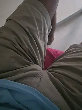 Snapshot of surfer_fun29 chatting on 12/16/25, 03:00 surfer fun29 online show from 12/16/25, 03:00