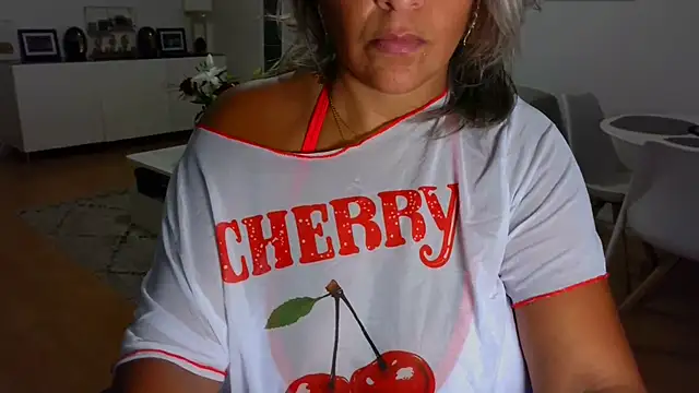 sarametisse26 online show from 09/25/25, 07:01