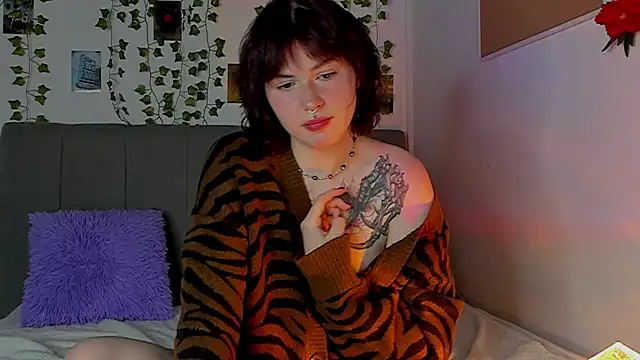 miss Lizzy online show from 12/03/24, 04:25
