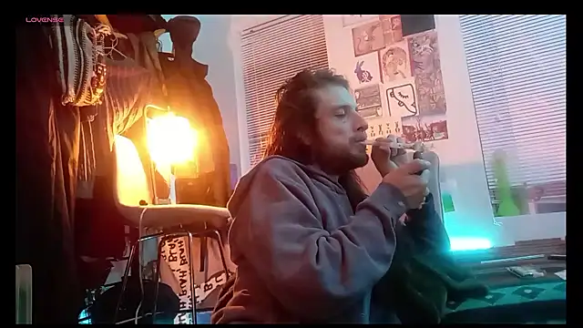 Snapshot of DownstairsSky chatting on 12/17/24, 11:05 DownstairsSky online show from 12/17/24, 11:05