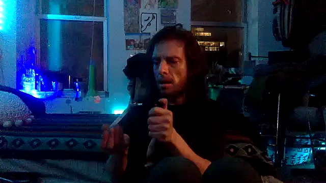 Snapshot of DownstairsSky chatting on 12/21/24, 02:41 DownstairsSky online show from 12/21/24, 02:41
