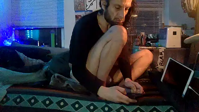 Snapshot of DownstairsSky chatting on 12/22/24, 02:49 DownstairsSky online show from 12/22/24, 02:49