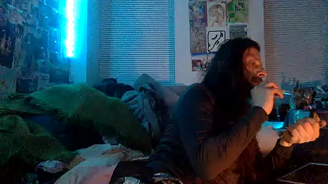 Snapshot of DownstairsSky chatting on 12/24/24, 03:27 DownstairsSky online show from 12/24/24, 03:27