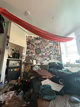 DownstairsSky online show from 10/01/25, 04:02