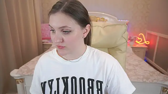 EmmyCharmm online show from 12/02/24, 12:51