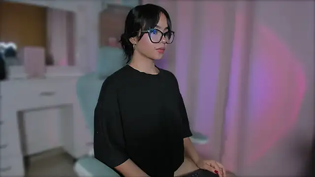 Snapshot of Olivia_xd_ chatting on 01/10/25, 09:44 Olivia xd online show from 01/10/25, 09:44