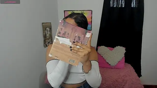 Snapshot of Andrys_ chatting on 11/07/25, 09:59 Andrys online show from 11/07/25, 09:59